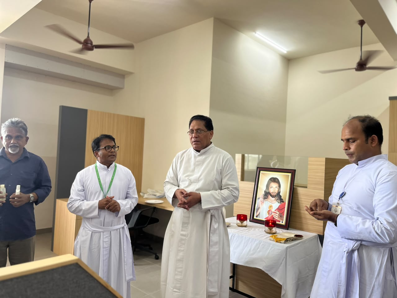 Blessing Ceremony Held for New Sixth Floor at East Campus (6)