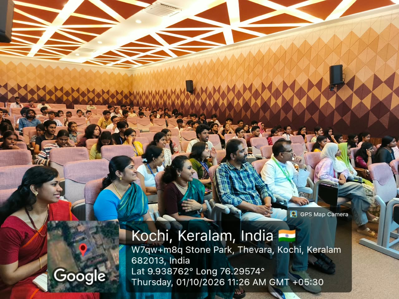 Department of Physics Hosts Lecture on “The Usefulness of NANO World in the MICRO World” (7)