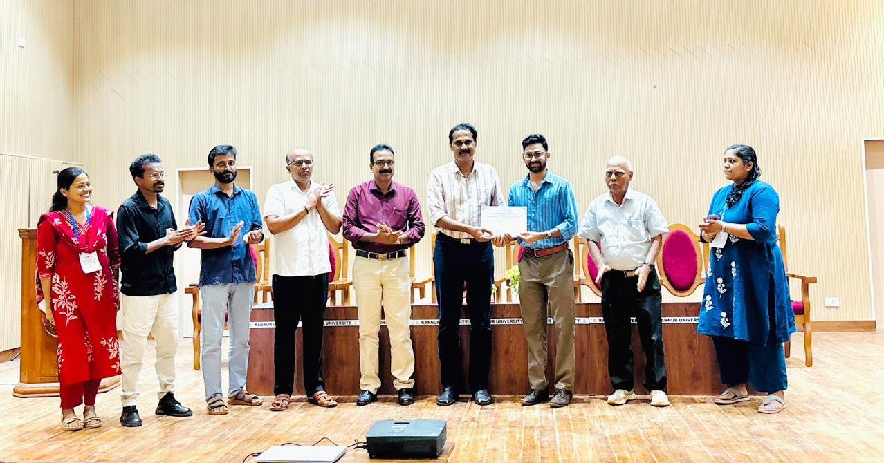 Dr. Nadirsha Nawab Wins Best Paper Award at National Seminar