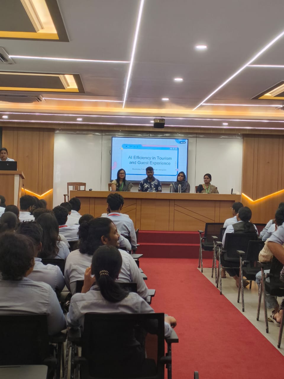 AI Efficiency 101 in Tourism & Hospitality: Enhancing Efficiency and Guest Experience