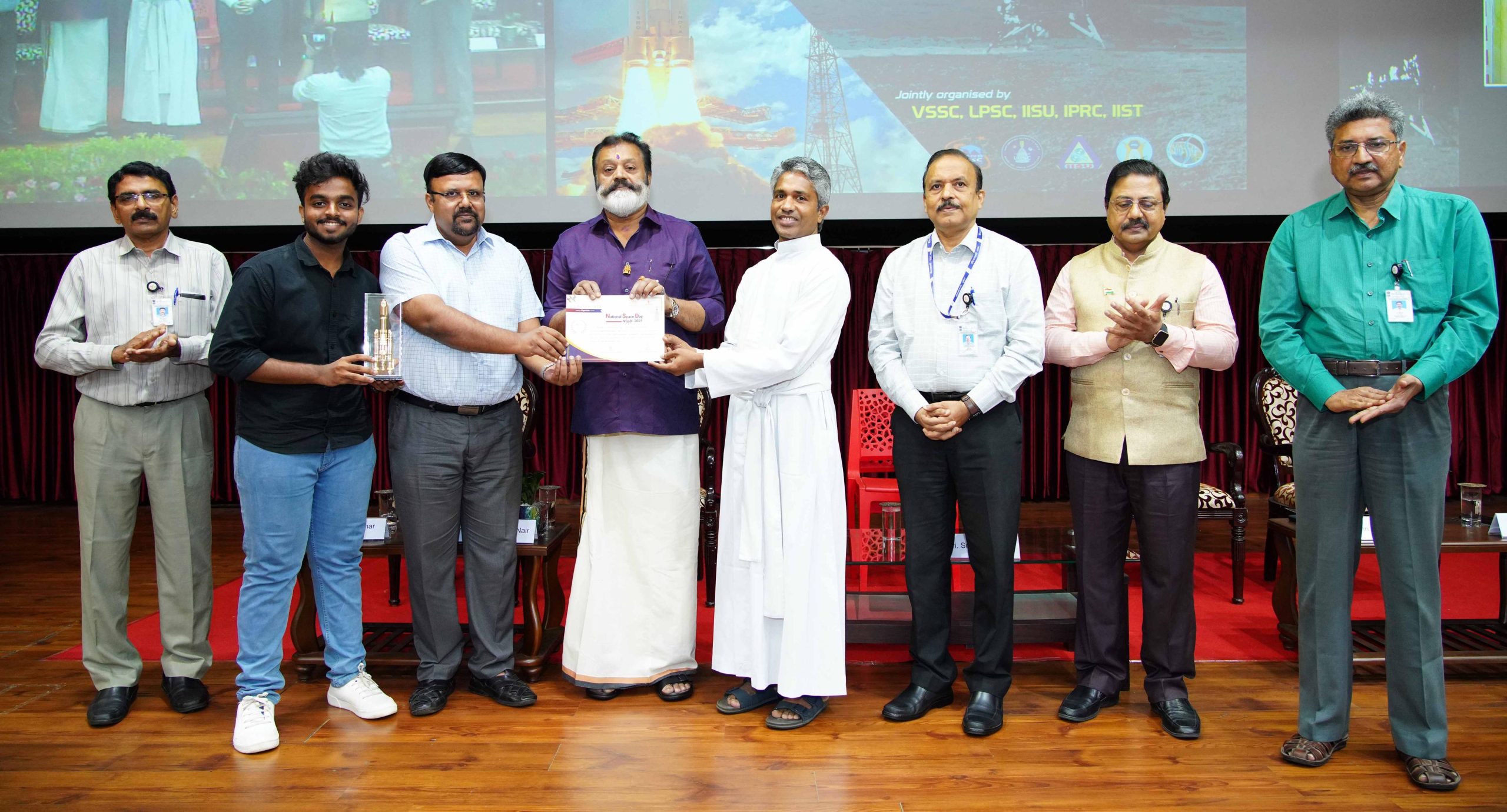 Sacred Heart College, Thevara, Wins Excellence Award on Inaugural National Space Day 2024