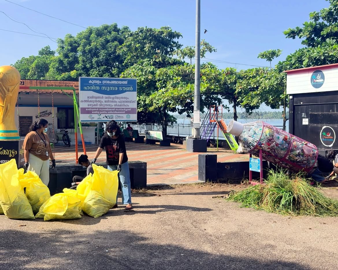 SH College Students Lead Kumbalam Cleanliness Drive and Awareness Programme on Social Conservation Day (1)