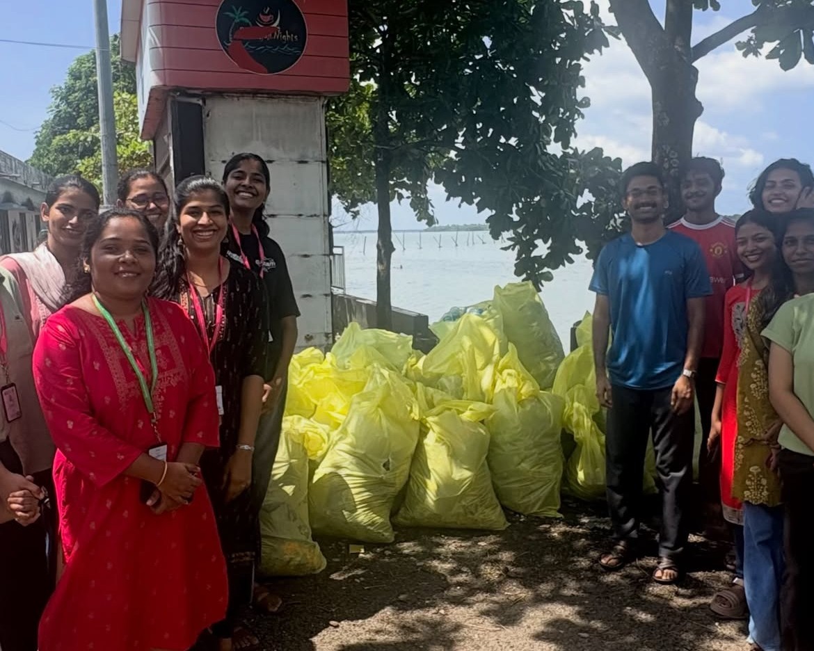 SH College Students Lead Kumbalam Cleanliness Drive and Awareness Programme on Social Conservation Day (5)