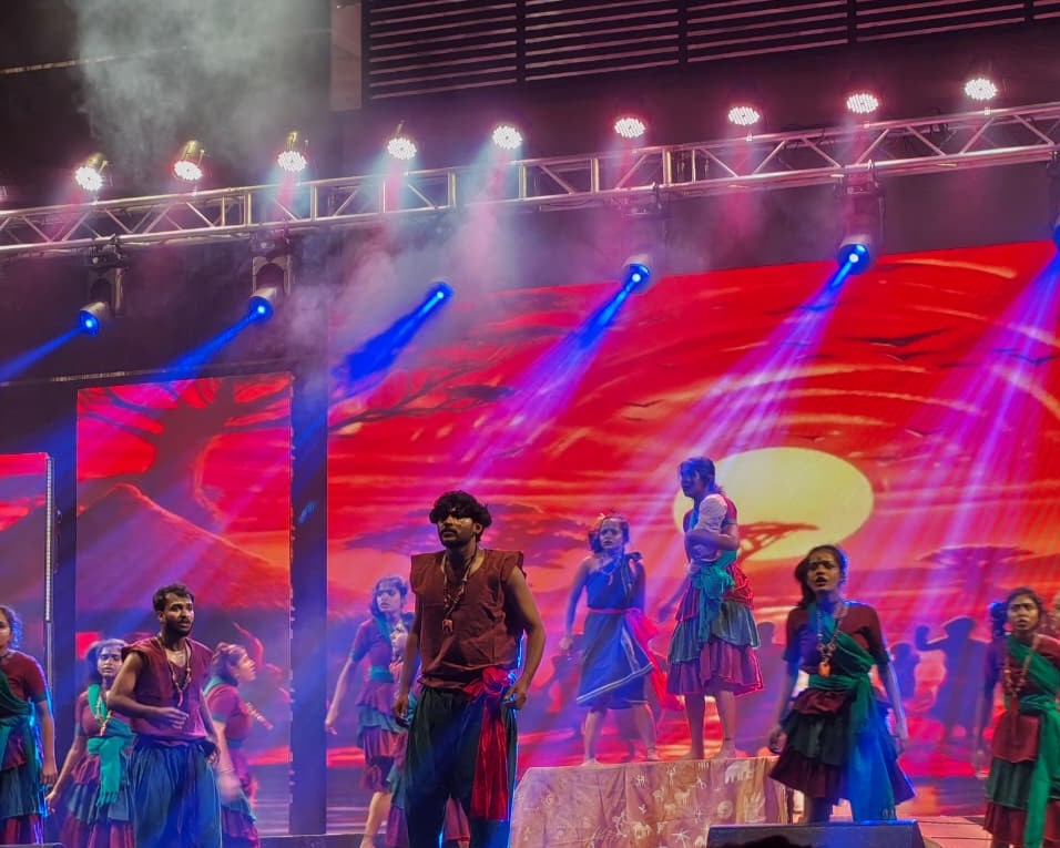 SH College Team Emerges Victorious in 'Trends Onam Nalla Olam' 20-20 Contest (11)