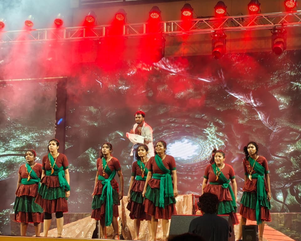 SH College Team Emerges Victorious in 'Trends Onam Nalla Olam' 20-20 Contest (4)